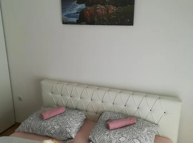 Omega ゲストハウス 4*